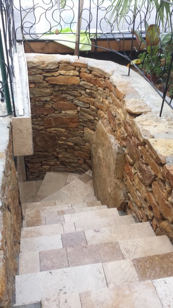 pierres de travertin et pierres de la Cadiéres d' azur